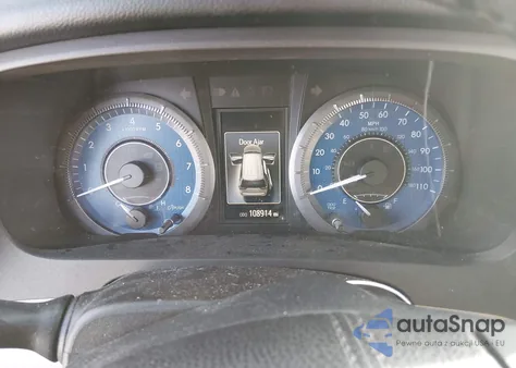 2015 Toyota Sienna Xle 8 Passenger z USA, uszkodzony, nr VIN 5TDYK3DCXFS670423